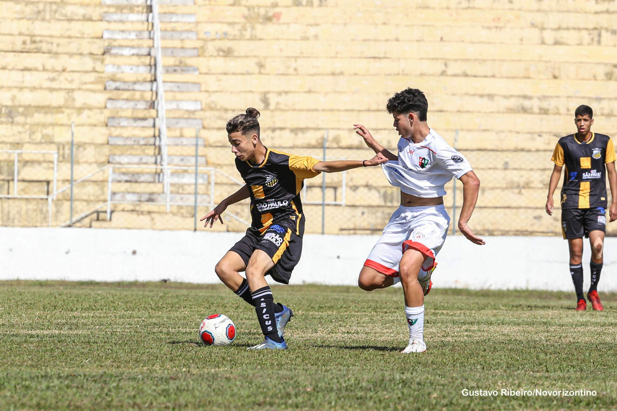 Contando com enxadrista russo, Federação realizou penúltima etapa do  Estadual no Clube Estoril - TRIBUNA DO PANTANAL